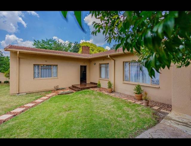 4 BEDROOM HOUSE FOR SALE IN MARLANDS